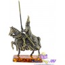 бронзовая статуэтка на янтаре Рыцарь Всадник с Копьем 3