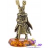 бронзовая фигурка на янтаре "Рыцарь с Мечом" 1
