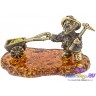 фигурка из калининградского янтаря и уральской бронзы - "Гном Рудознатец" 1